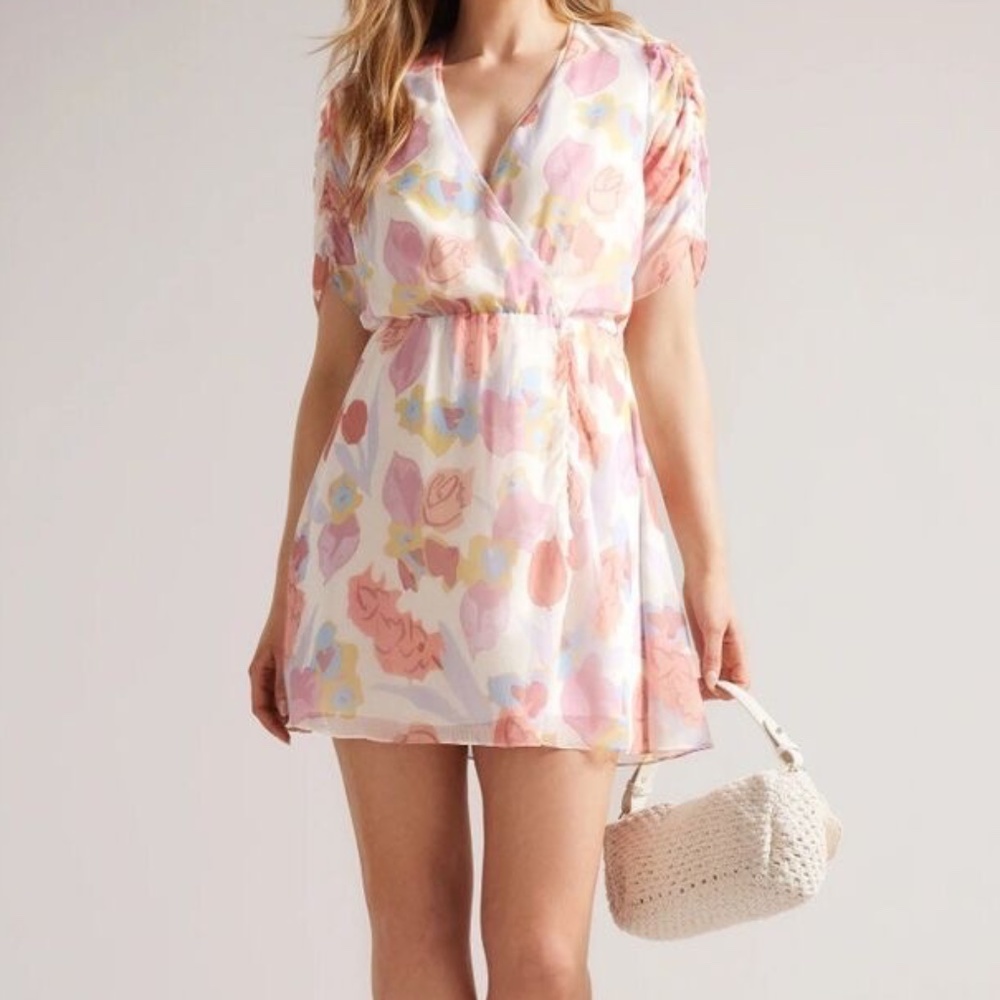 648D Ted Baker London Juleah Ruched Sleeve Dress in Natural